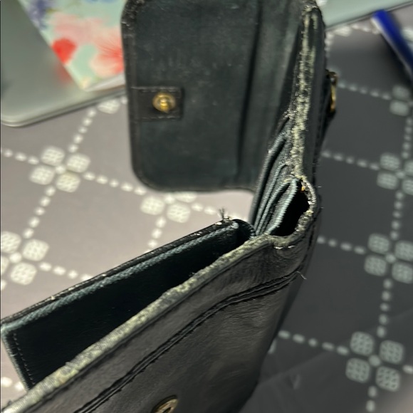 Fossil Black Leather Compact Wallet - Picture 7 of 7